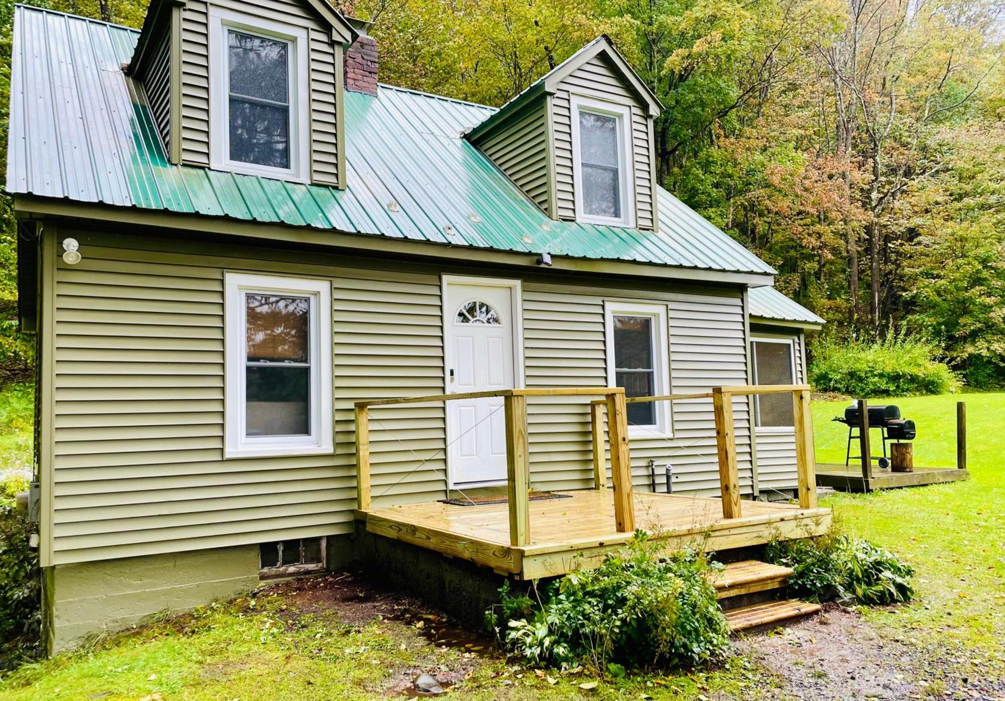 Cozy Cottage With Jacuzzi And Fire Pit And Reading Nook! Livingston Manor المظهر الخارجي الصورة