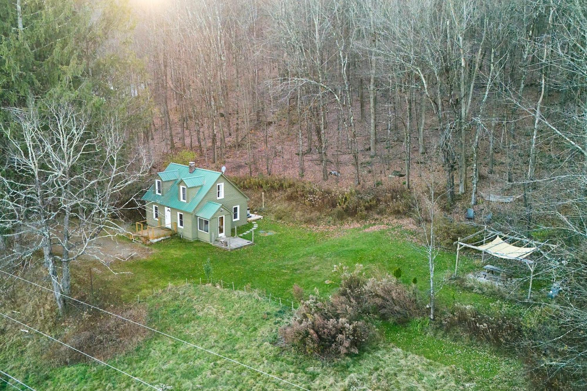 Cozy Cottage With Jacuzzi And Fire Pit And Reading Nook! Livingston Manor المظهر الخارجي الصورة